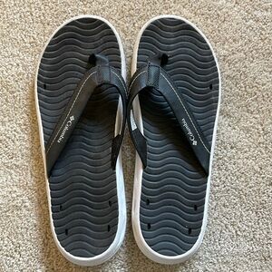 Columbia flip flops women’s size 10